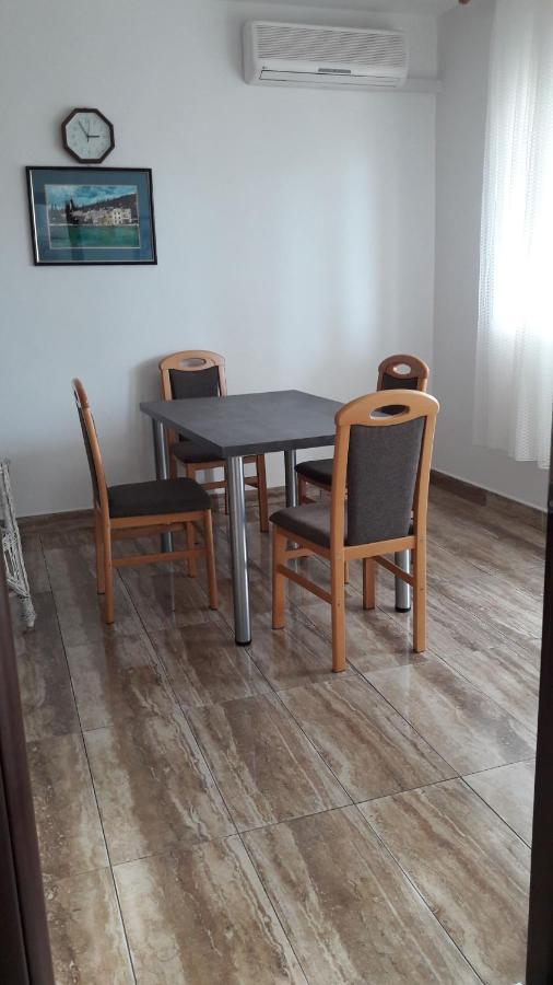 Apartmani S Dvije Spavace Sobe 4 Osobe Selce Exterior foto